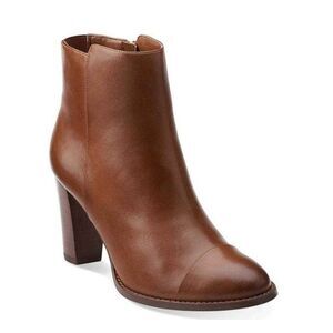 Clarks Womens Kacia Alfresco boots | Ankle Booties | Heeled Boots - Size 5  ***I